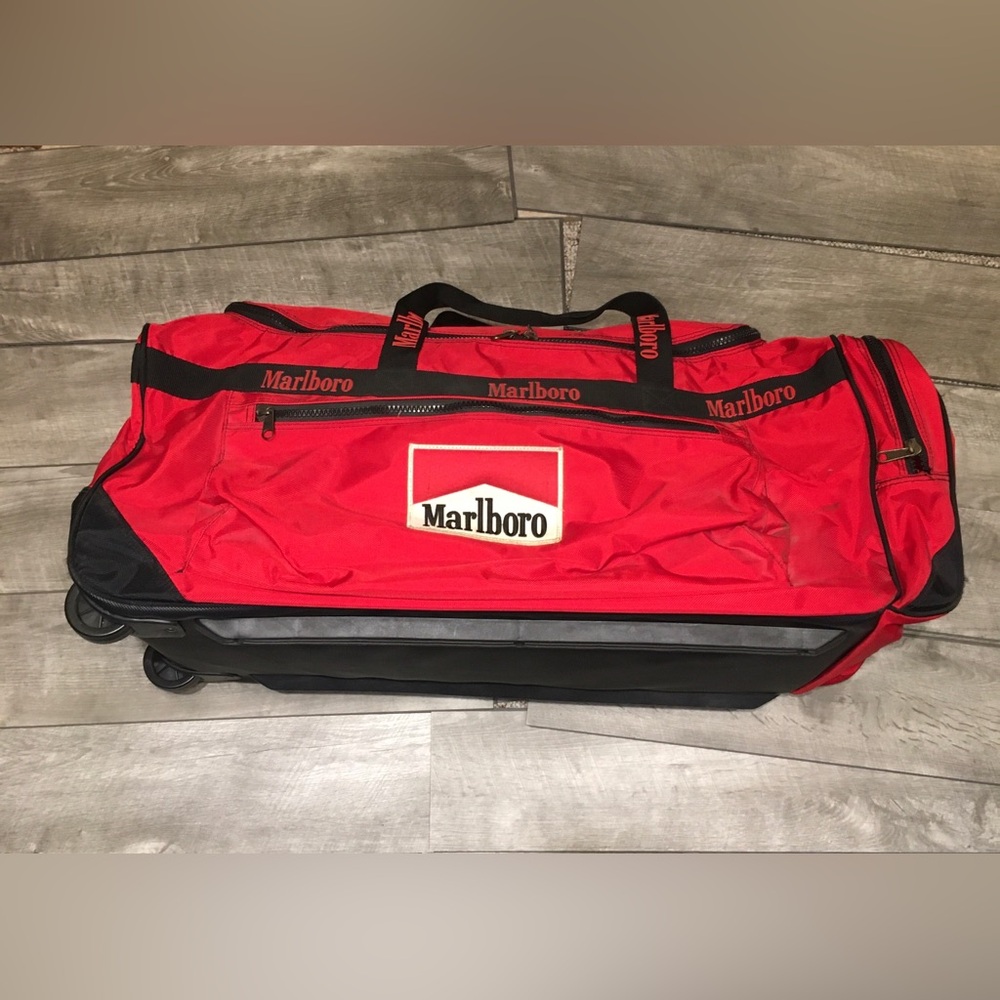 Marlboro Adventure Team Travel Weekender Bag Vintage Rolling Luggage Duffle 90’s